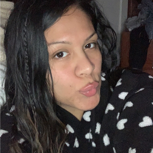 Meet your Posher, Fernanda - Picture 3 of 7